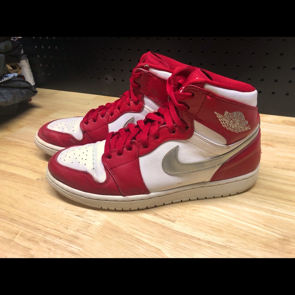 Nike Air Jordan 1 OG High Silver Medal